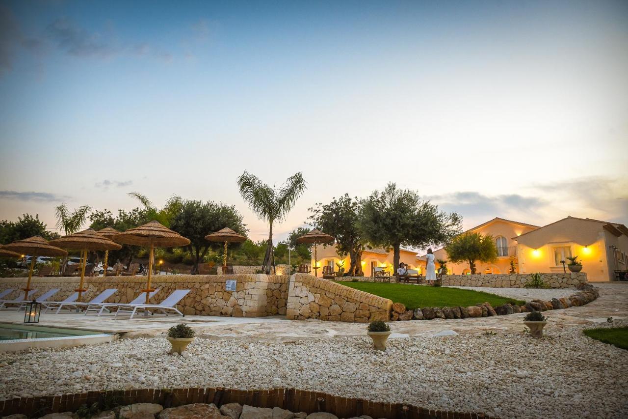 Baglio Genovesi Bed & Breakfast Noto Ngoại thất bức ảnh