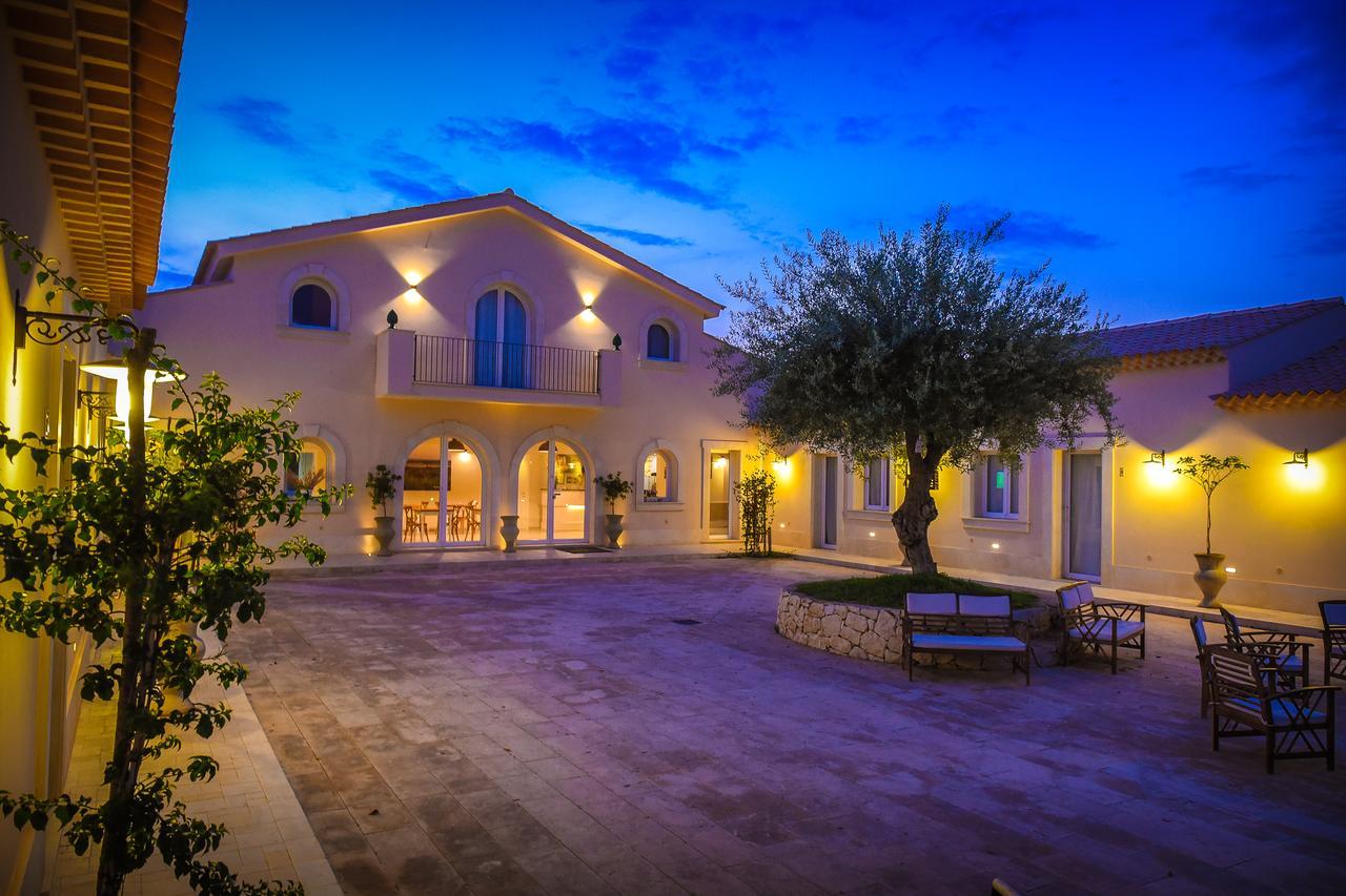Baglio Genovesi Bed & Breakfast Noto Ngoại thất bức ảnh